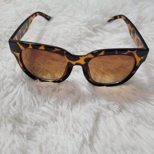 Animal Print Frame Sunglasses